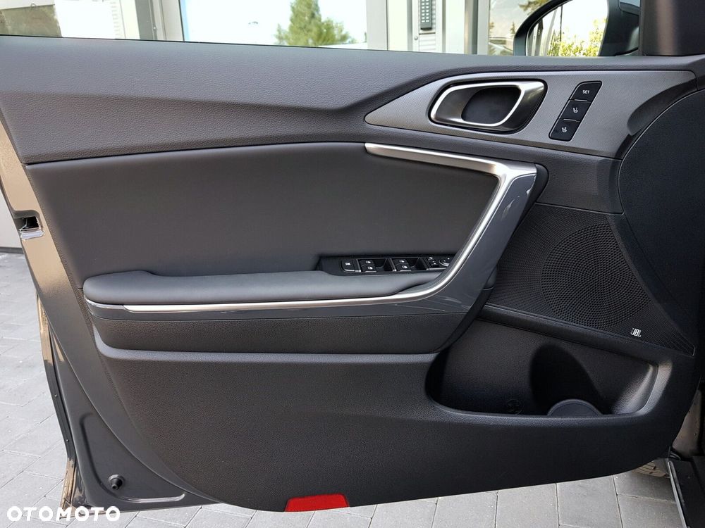 Kia XCeed 1.6 T-GDI Business Line DCT - 12