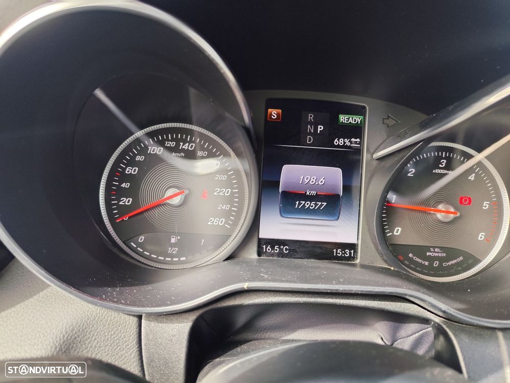 Mercedes-Benz C 300 h AMG Line - 13