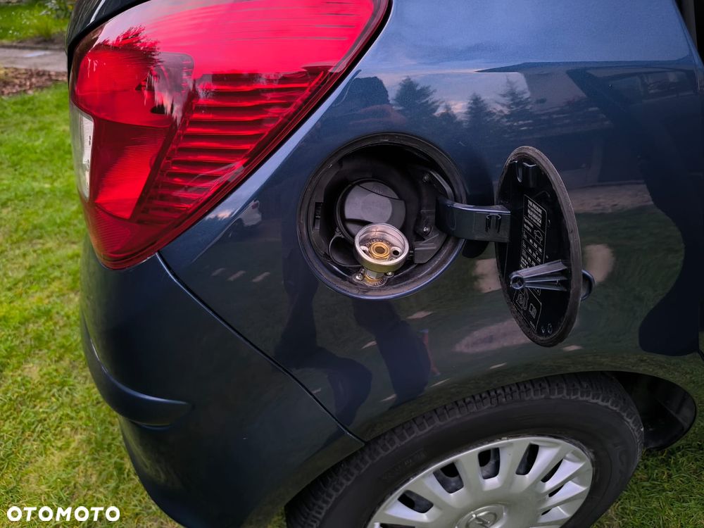 Opel Corsa 1.2 16V Essentia - 16