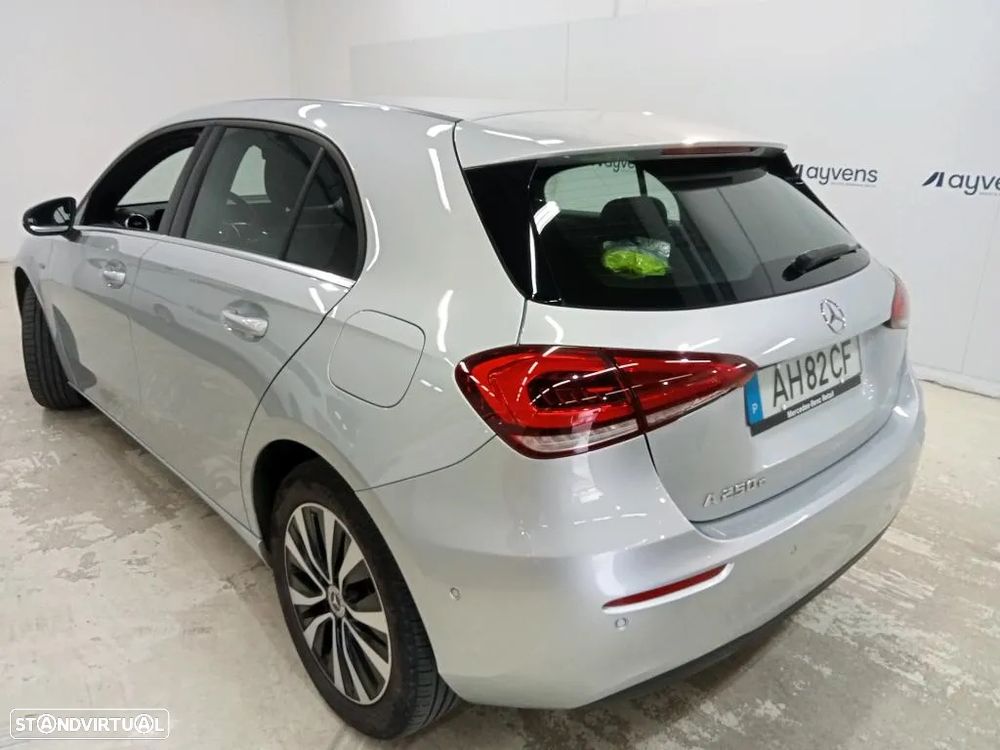 Mercedes-Benz A 250 e Style Plus - 2