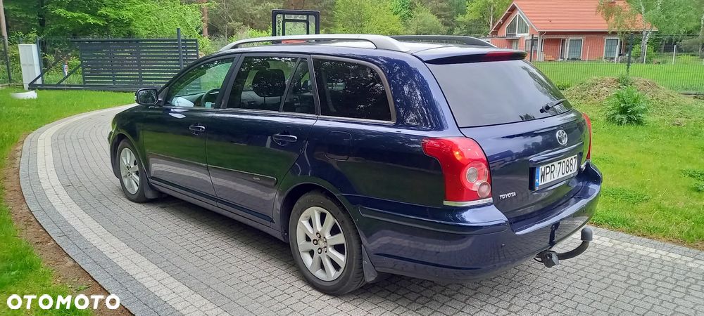 Toyota Avensis - 7