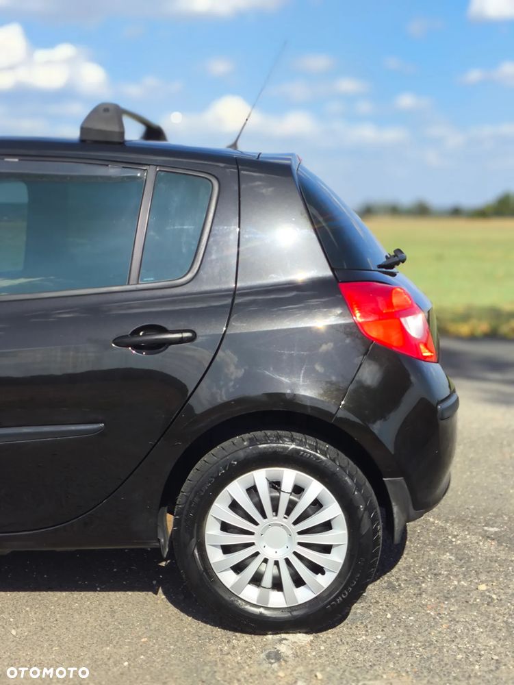 Renault Clio - 10
