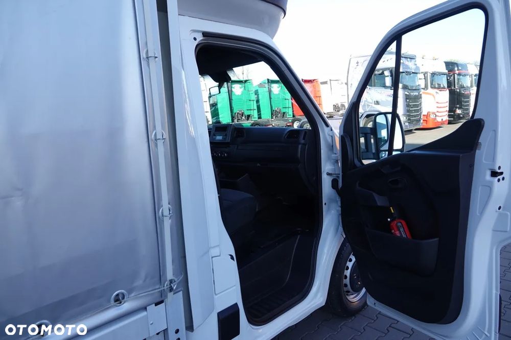 Renault MASTER / DOSTAWCZY / FIRANKA / MANUAL / DMC: 3500KG / 2022 - 34