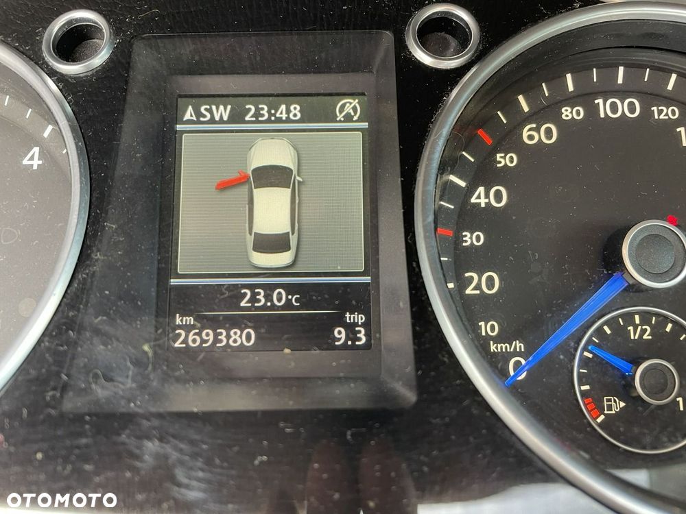 Volkswagen Passat - 14