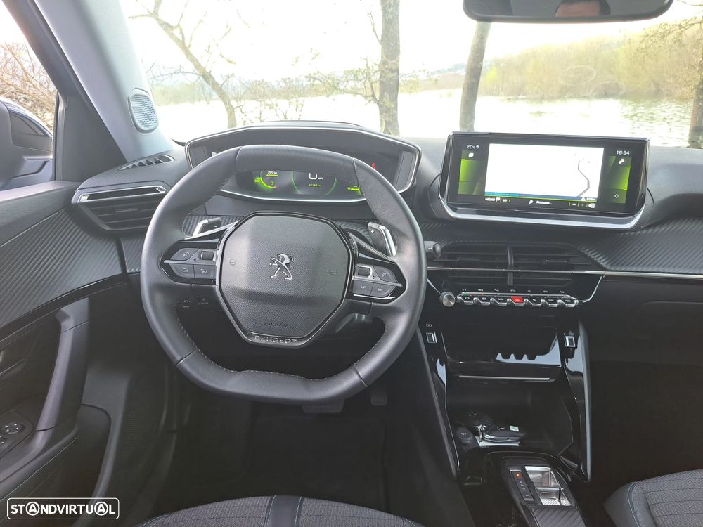 Peugeot 2008 1.5 BlueHDi Allure Pack EAT8 - 17