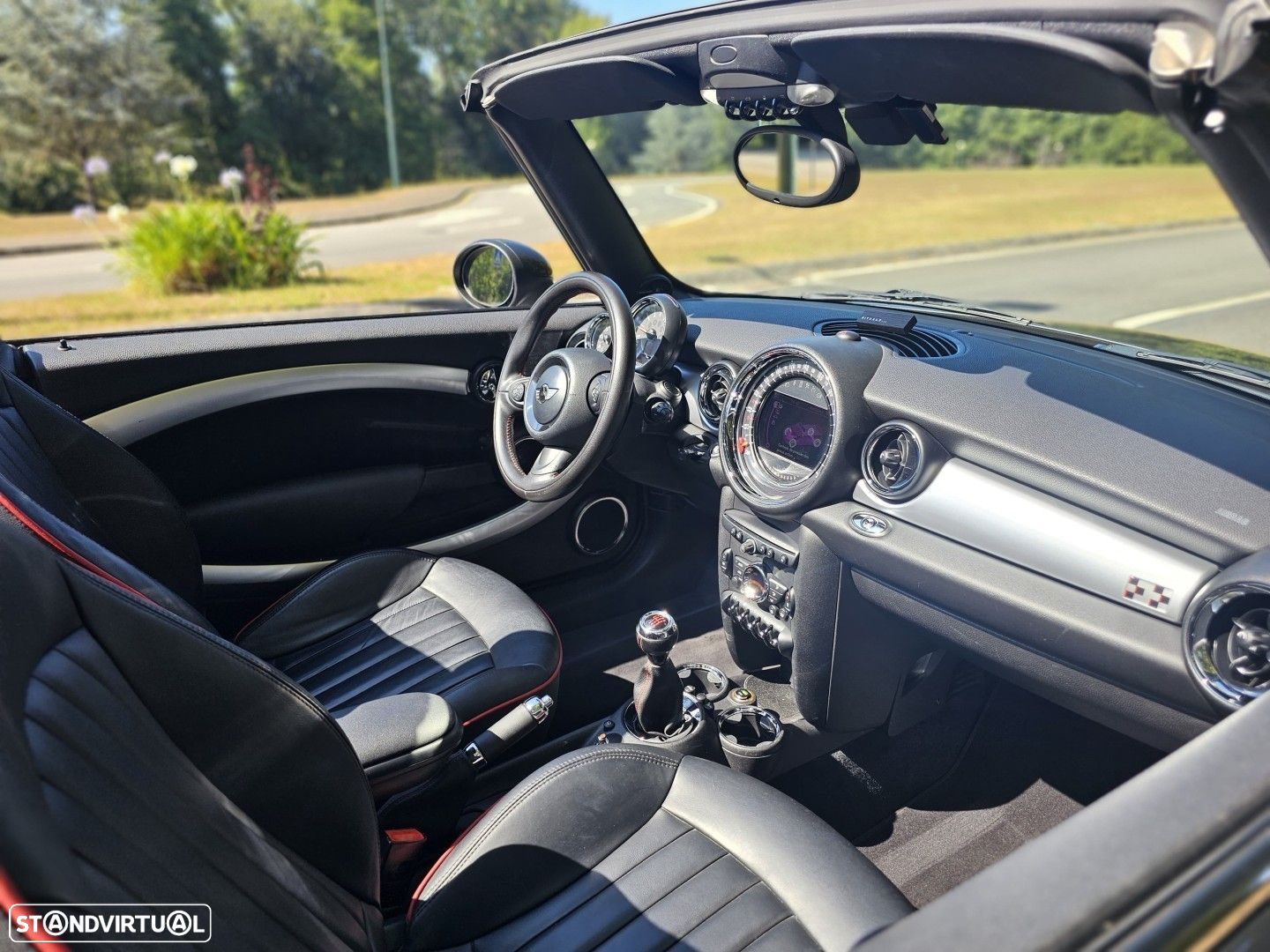 MINI Cabrio John Cooper Works - 40