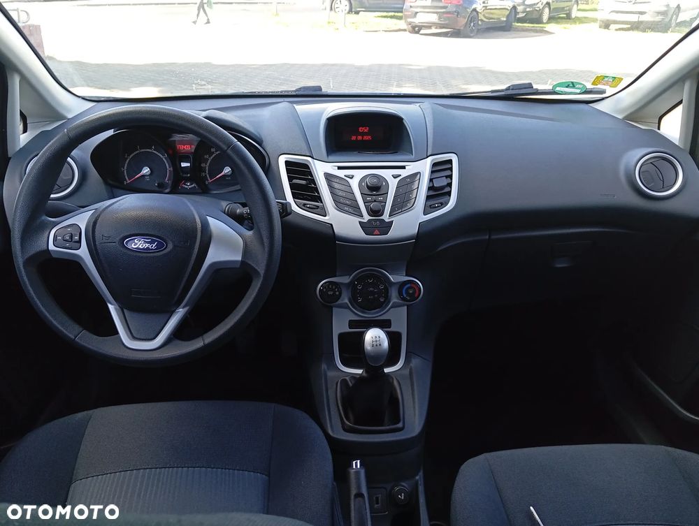 Ford Fiesta 1.4 Champions Edition - 12