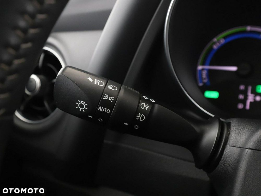 Toyota Auris 1.8 VVT-i Hybrid Automatik Touring Sports Edition-S - 32