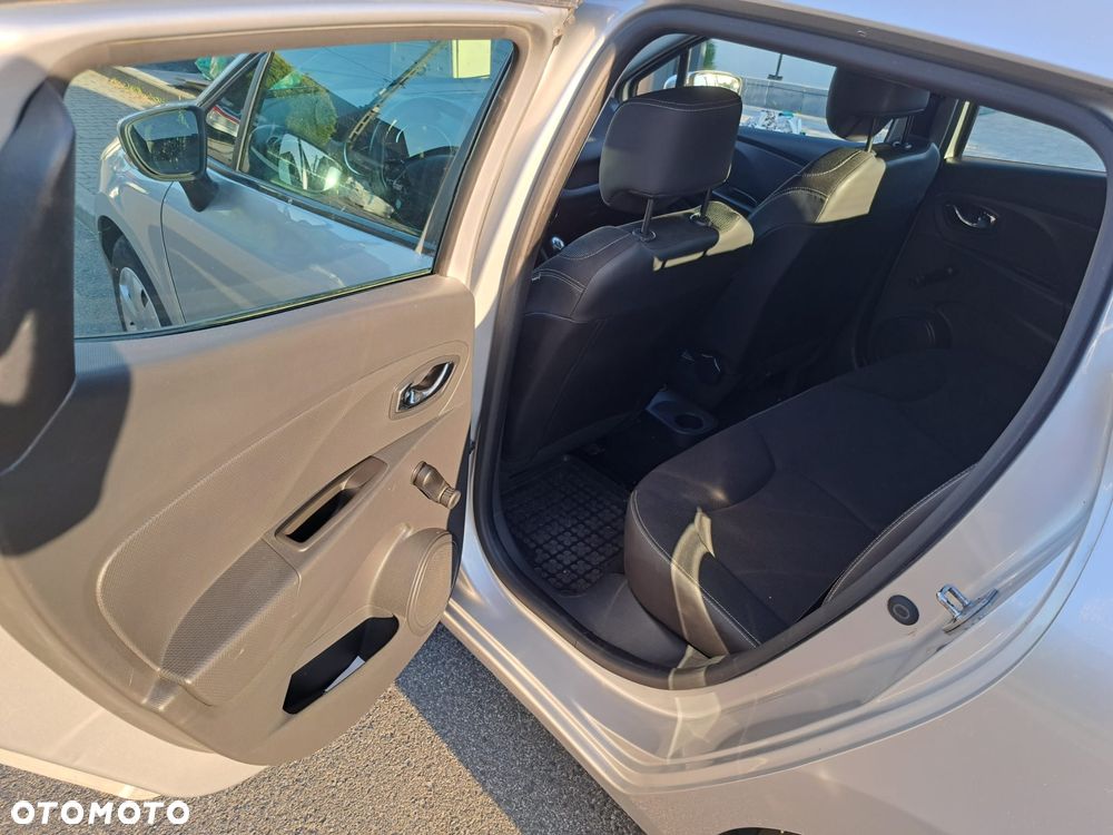 Renault Clio 1.2 16V Life - 11