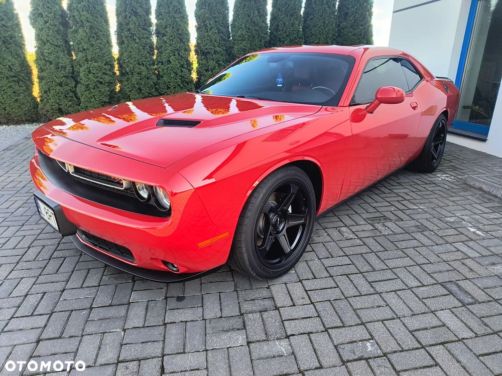 Dodge Challenger - 1