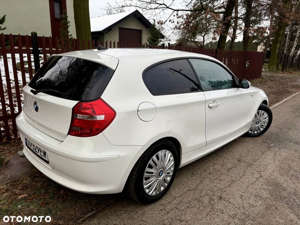 BMW Seria 1 120d DPF Edition Sport - 12