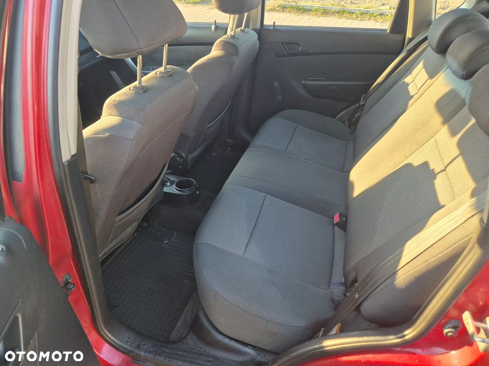 Chevrolet Aveo 1.2 16V Base - 9