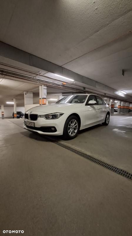 BMW Seria 3 320i xDrive - 1
