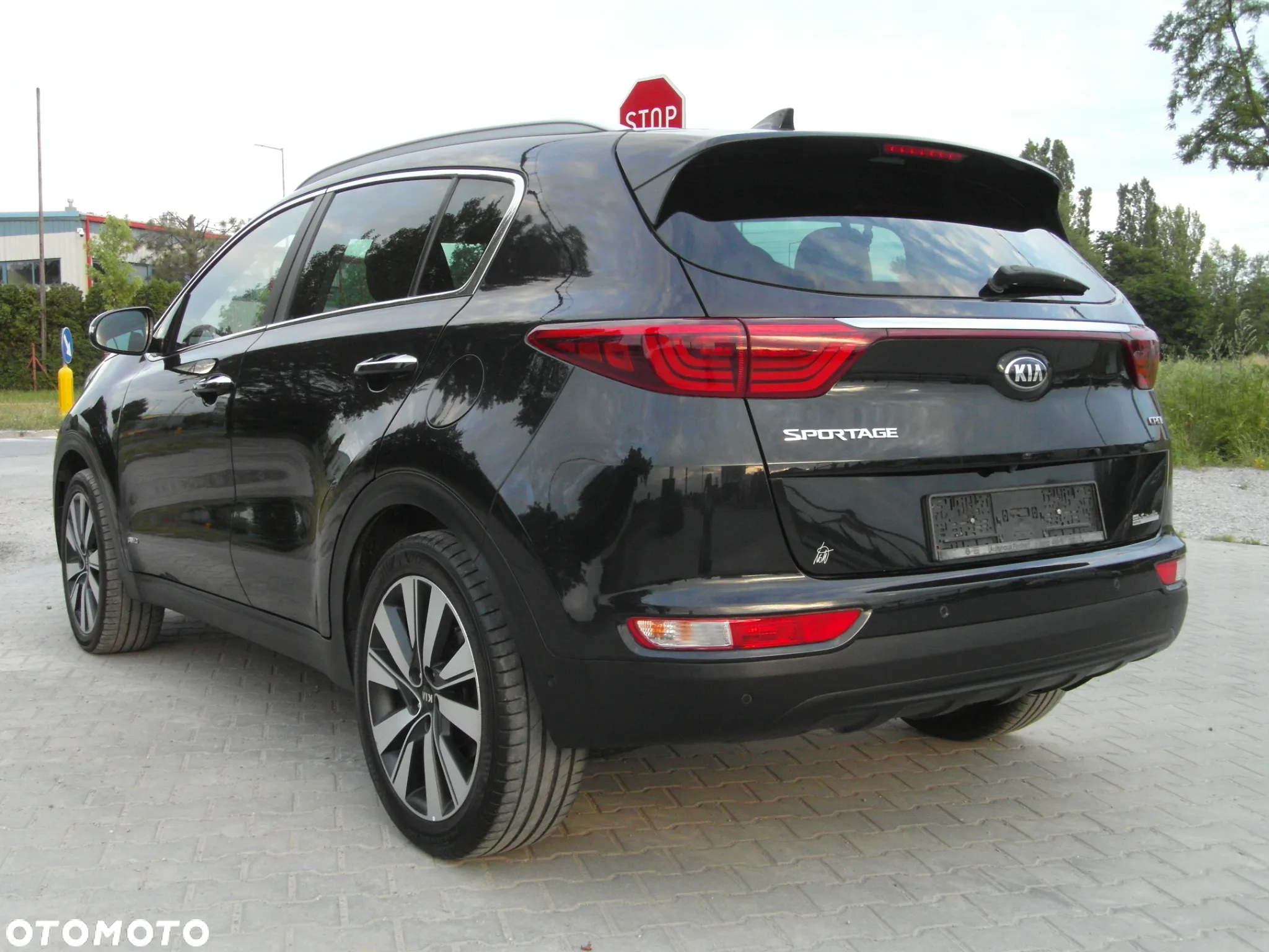 Kia Sportage 2.0 CRDI 4WD Automatik Vision - 4