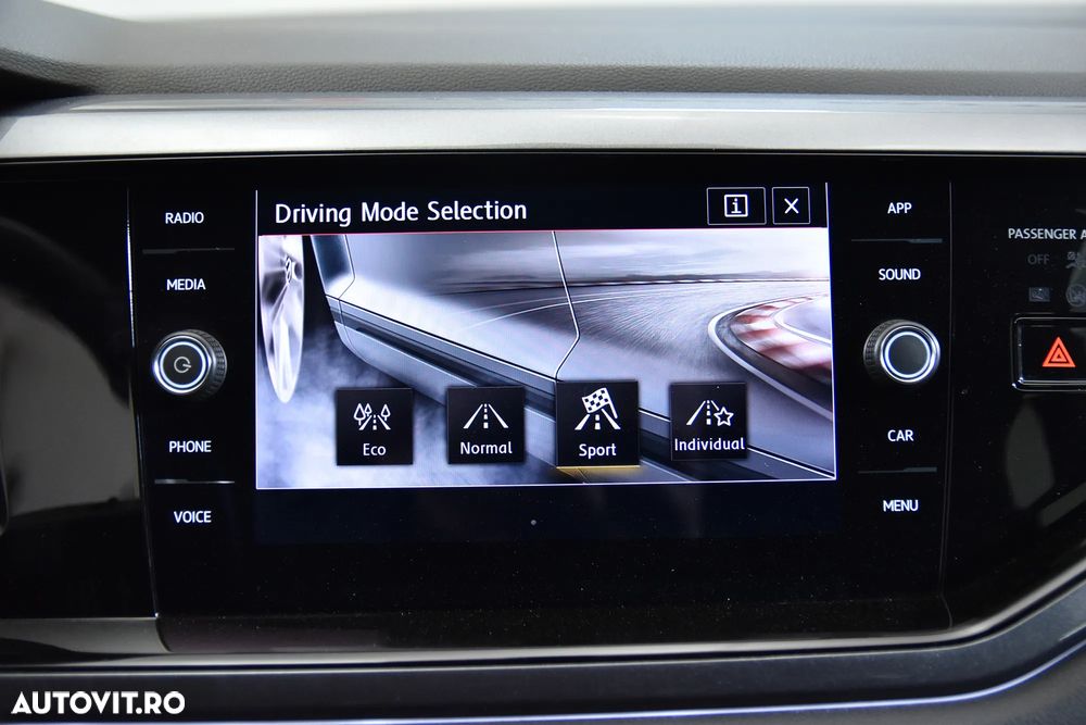 Volkswagen Polo 2.0 TSI DSG GTI - 22