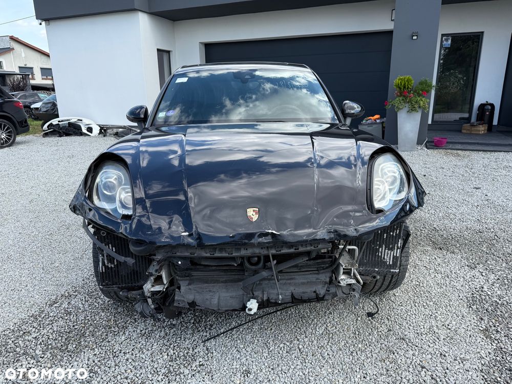 Porsche Macan Turbo PDK - 22