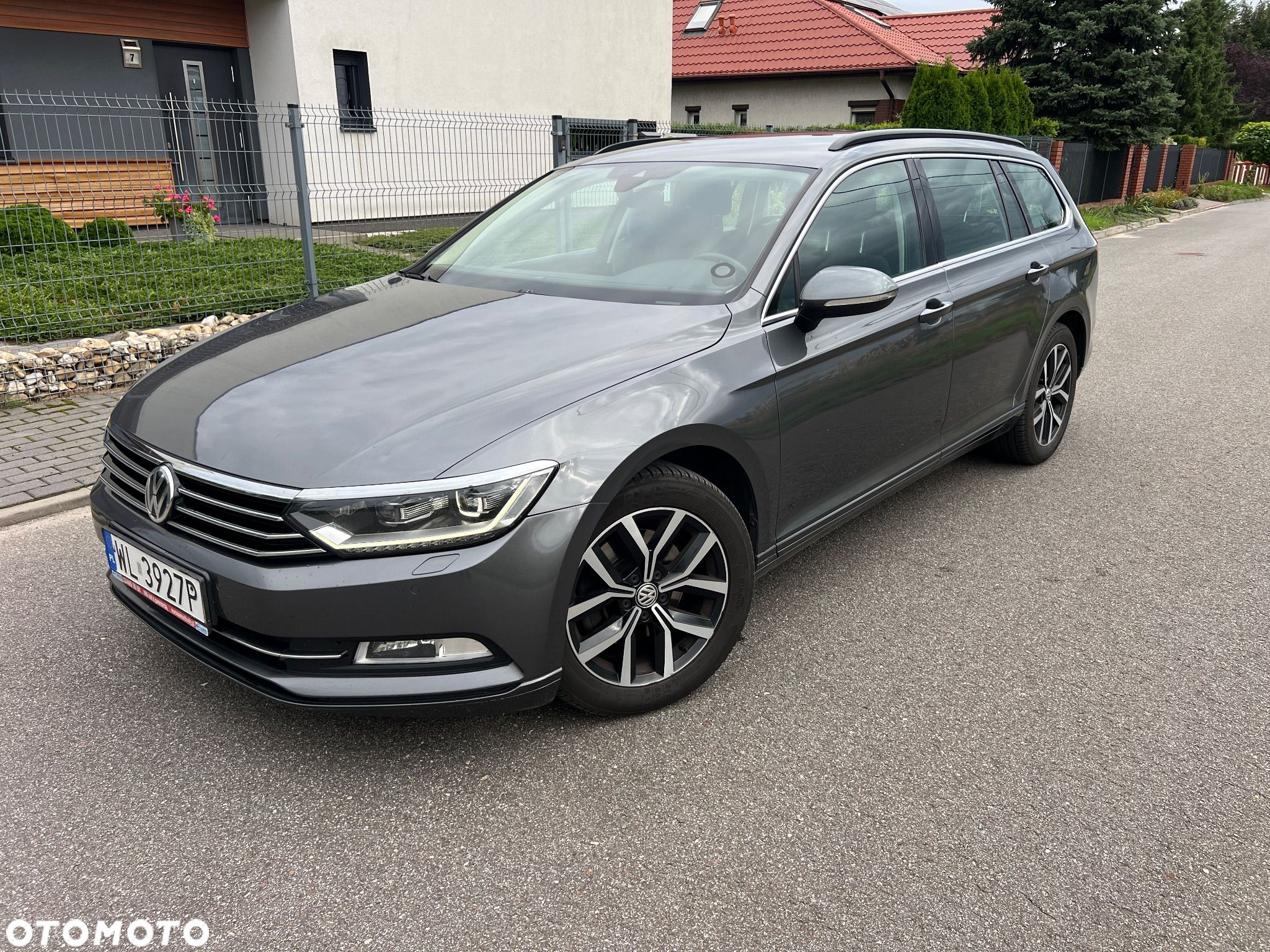 Volkswagen Passat - 1