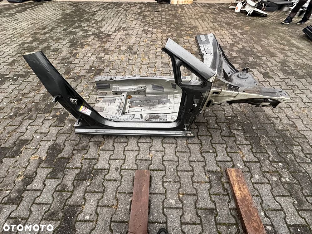 Ćwiartka podłużnica prawy przód VW Golf VII 7