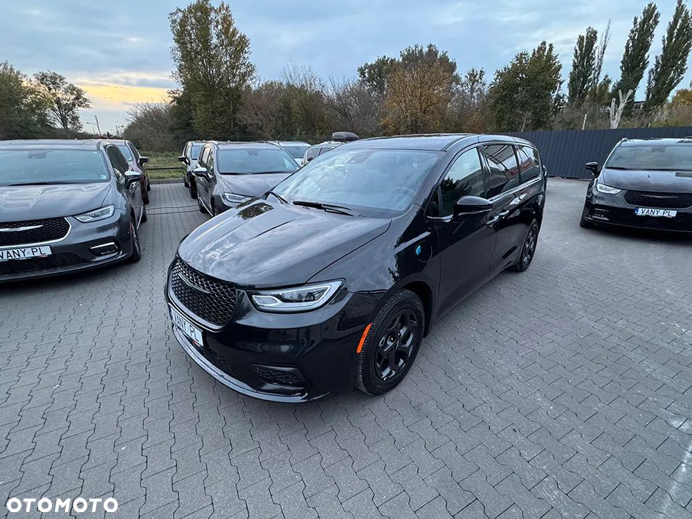 Chrysler Pacifica - 25