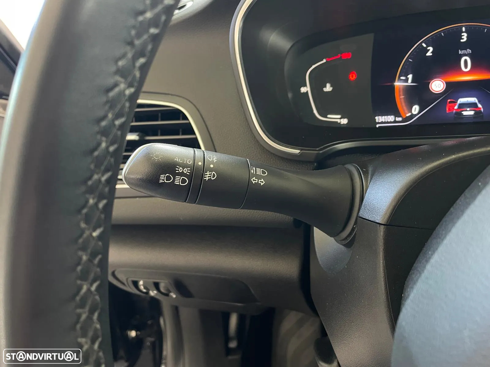 Renault Mégane Sport Tourer 1.5 Blue dCi Techno EDC - 27