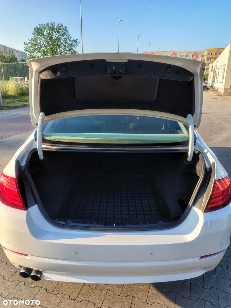 BMW Seria 5 520i - 10