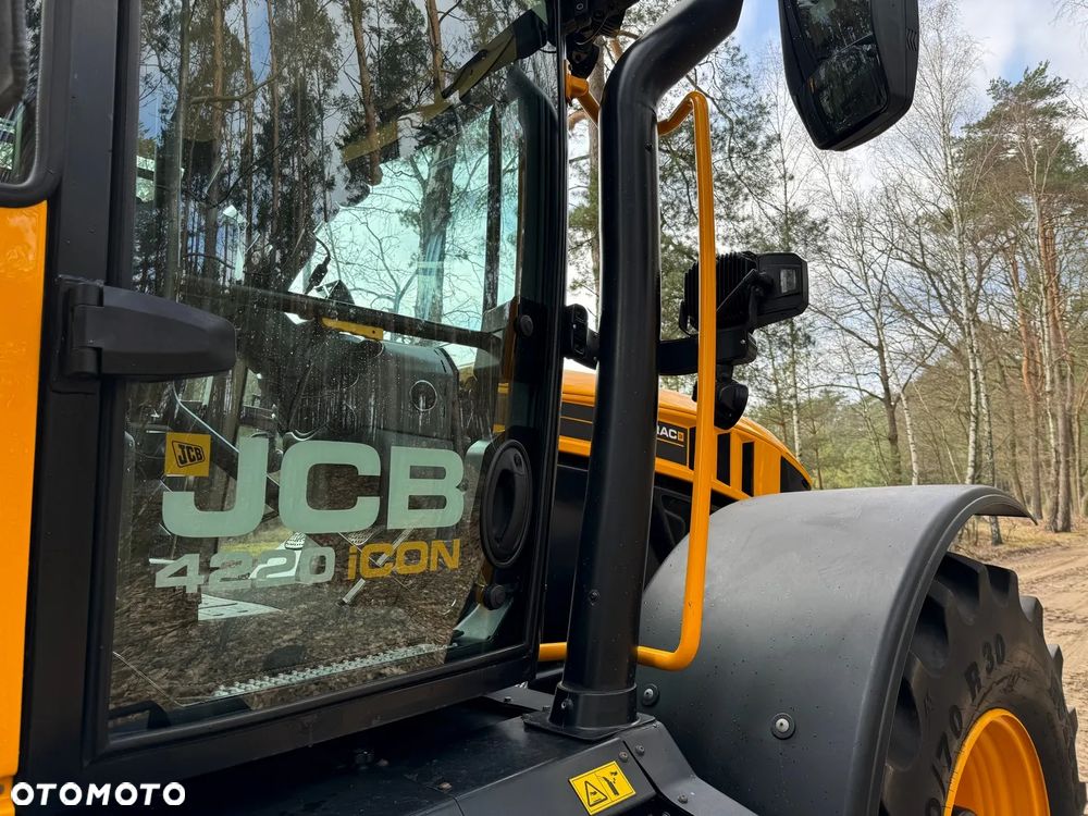 JCB Fastrac 4220 ICON | DEMO |220 KM |2022 ROK - 14