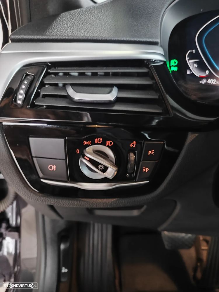 BMW 530 e Pack M - 25