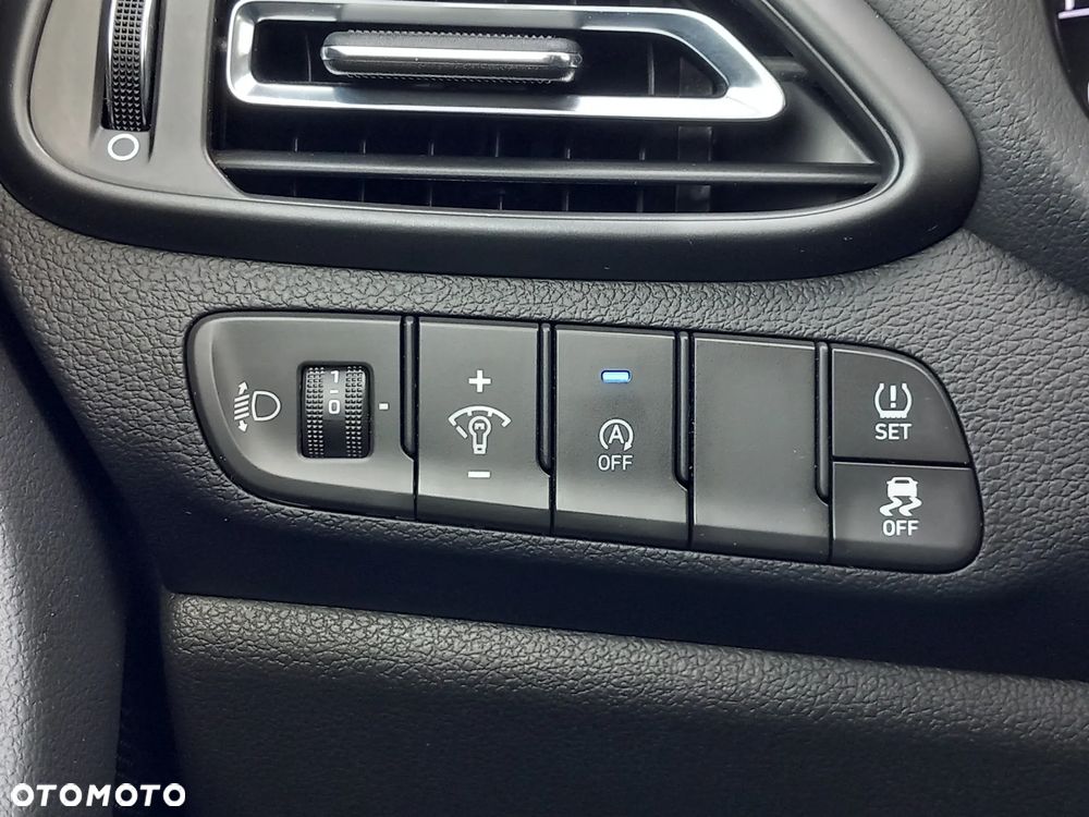 Hyundai i30 1.5 T-GDI 48V Smart DCT - 22