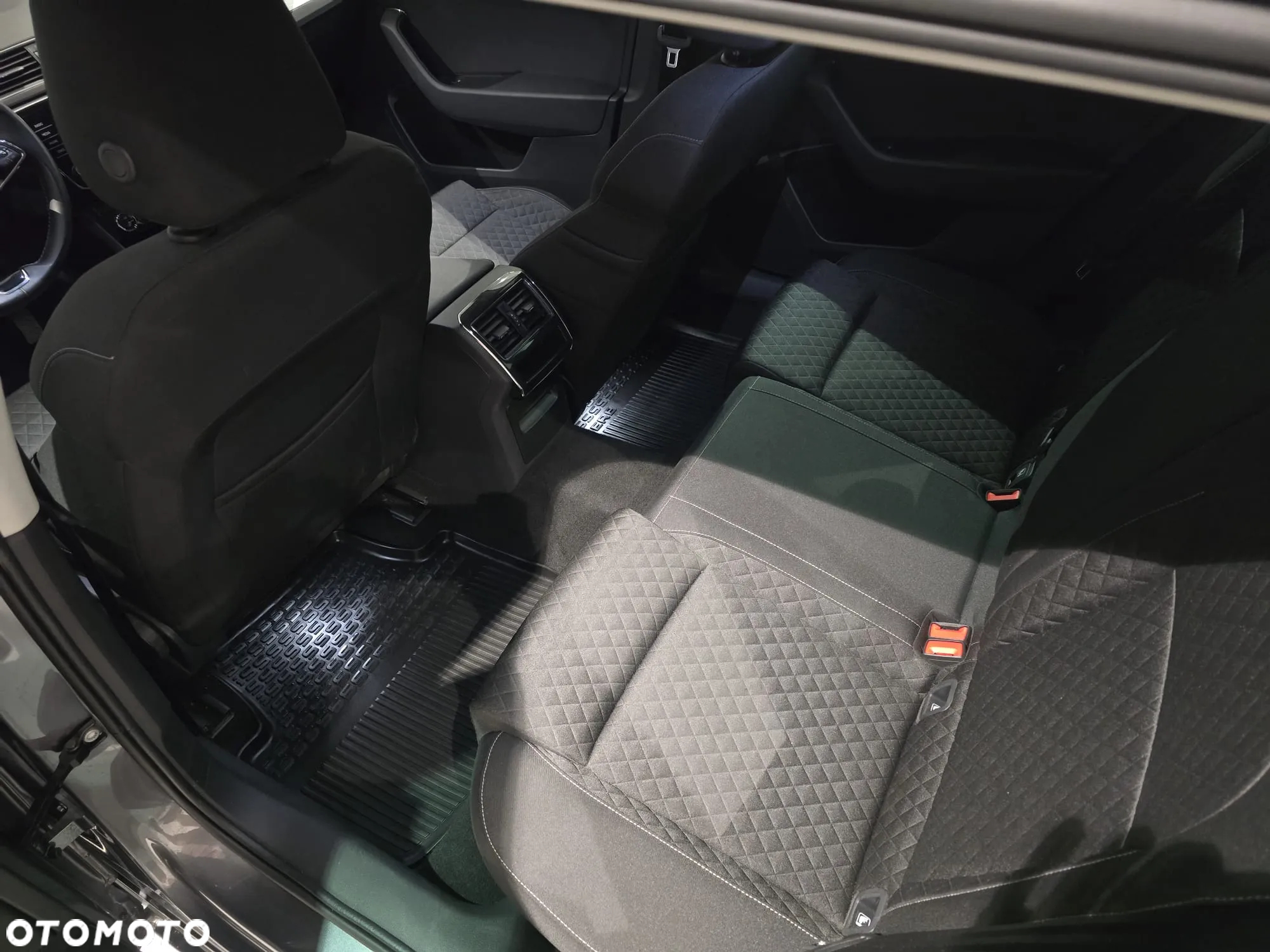 Skoda Superb 1.5 TSI Ambition DSG - 9