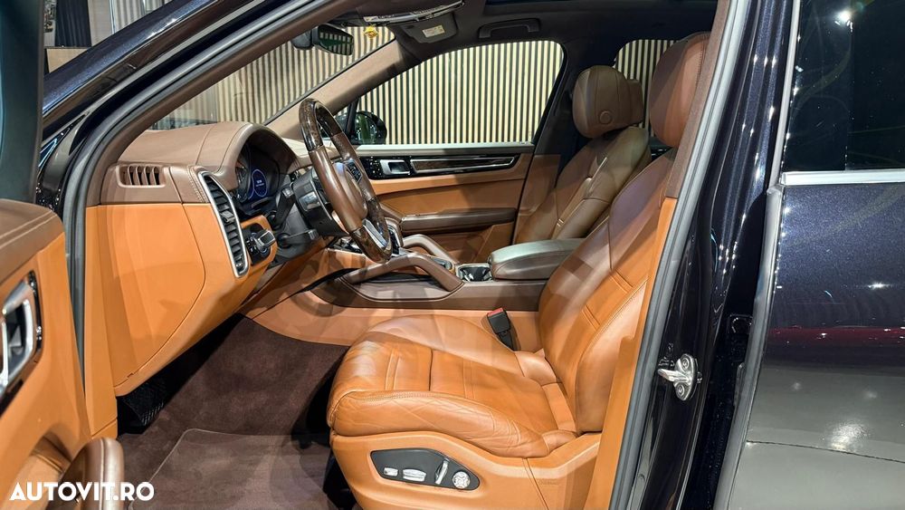 Porsche Cayenne - 37