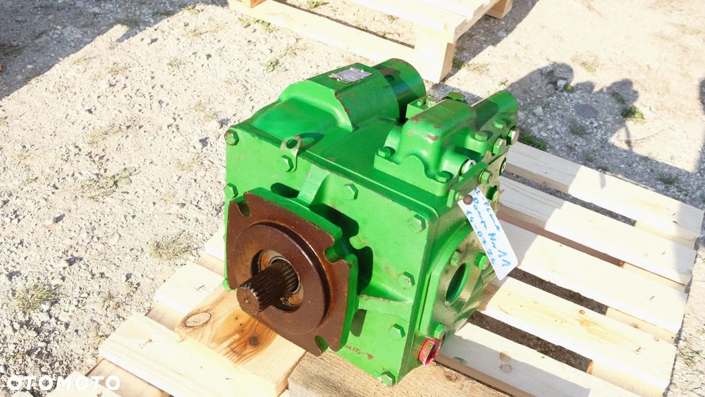 Pompa John Deere hydrostatyczna AZ42044 do kombajnu serii 1100,1166,1169,1174,1188,1170 ,4435modele - 2