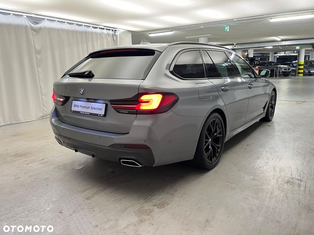 BMW Seria 5 540d xDrive mHEV M Sport sport - 12