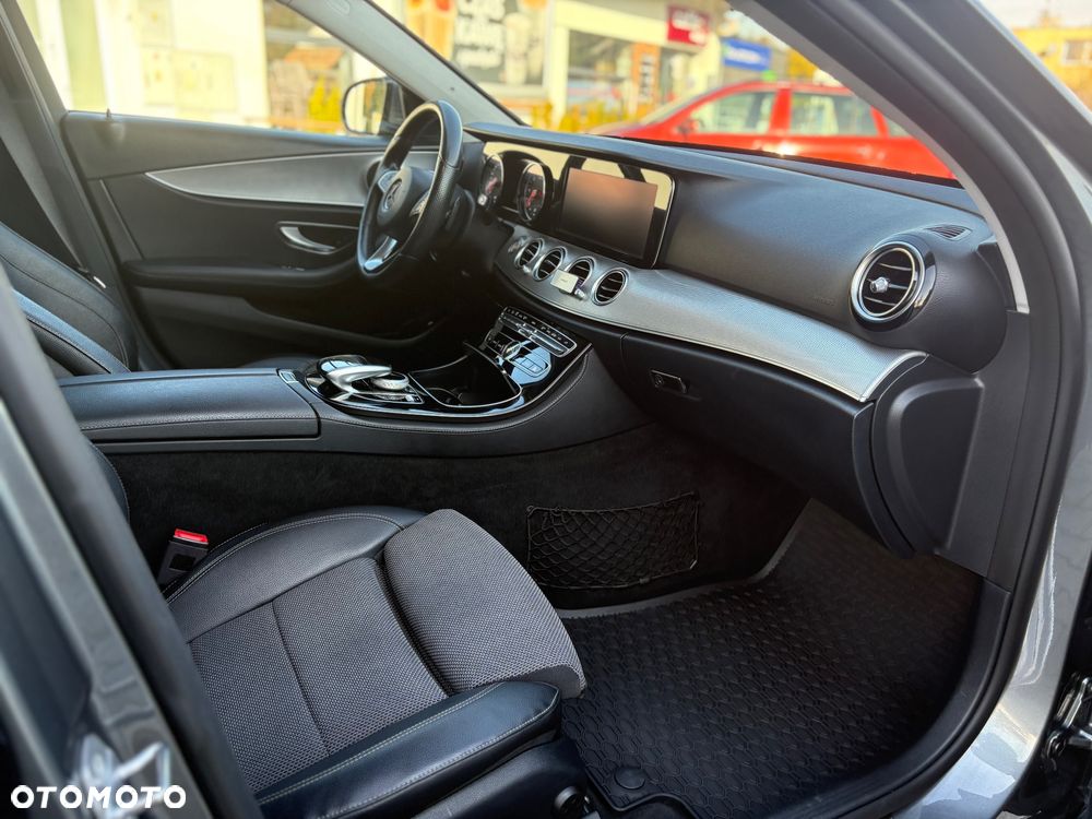 Mercedes-Benz Klasa E 200 d T 9G-TRONIC Avantgarde - 13