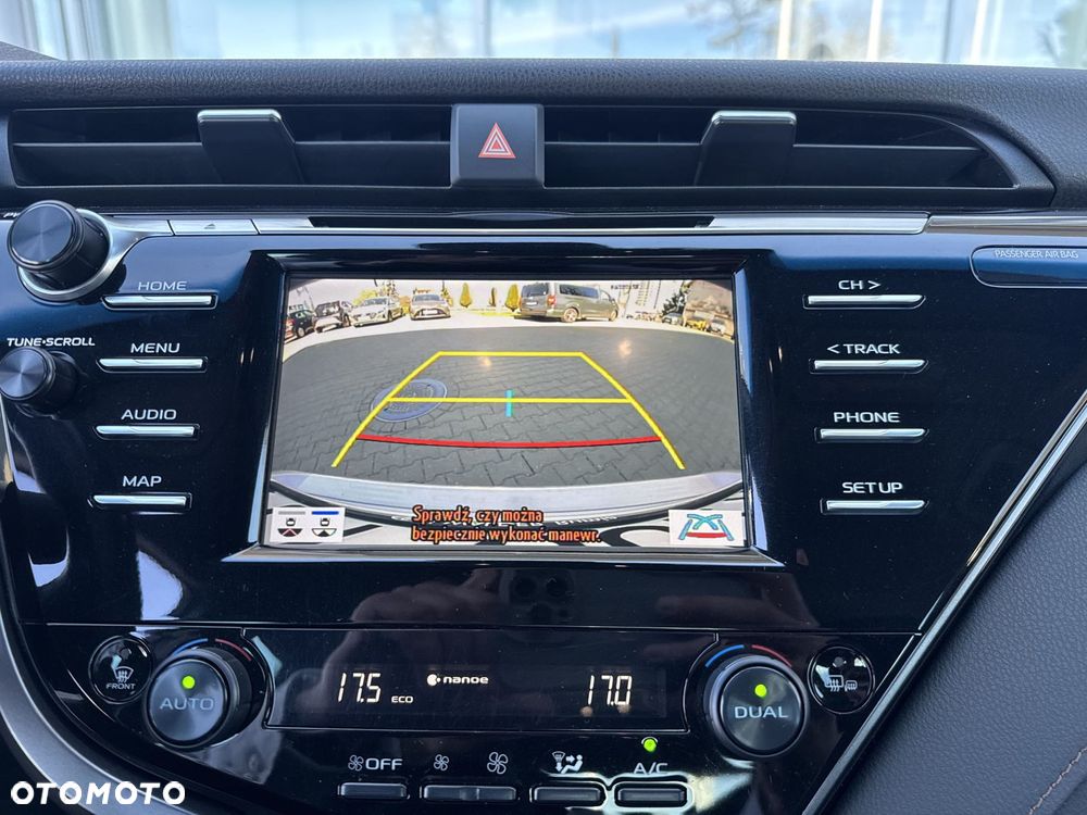 Toyota Camry 2.5 Hybrid Comfort CVT - 26