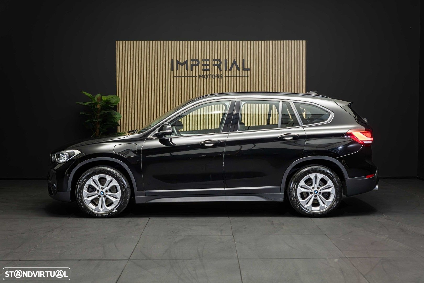 BMW X1 25 e xDrive Corporate Edition - 2