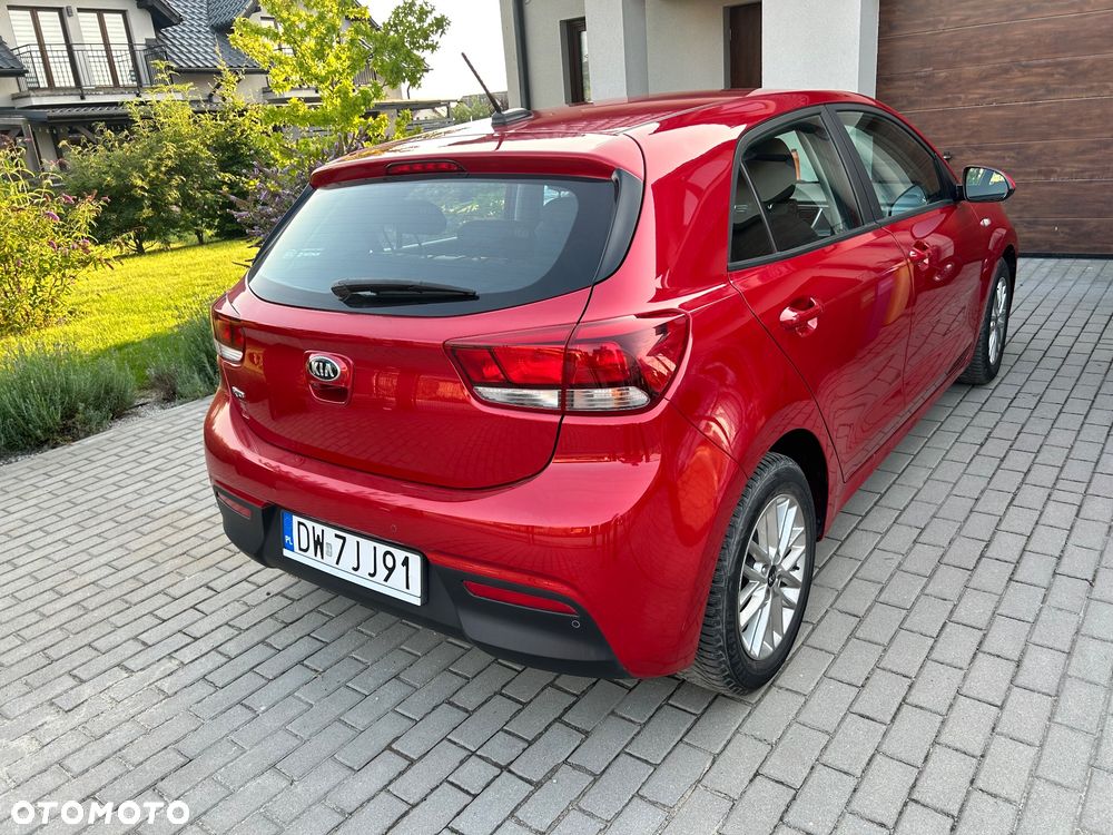 Kia Rio 1.2 L - 3