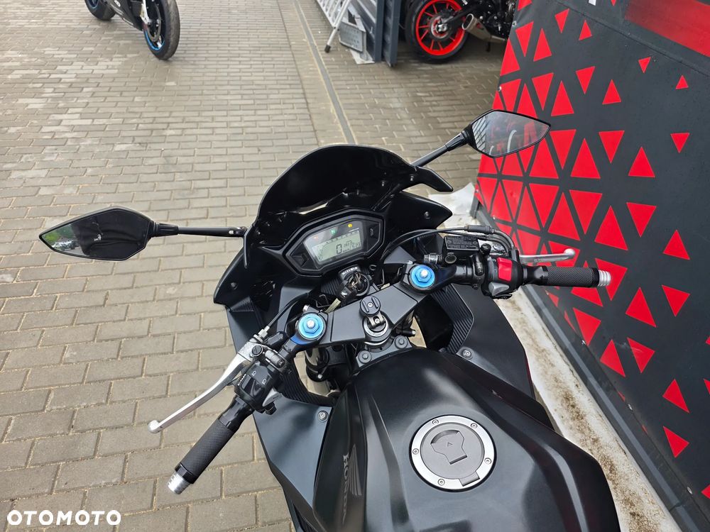 Honda CBR - 18