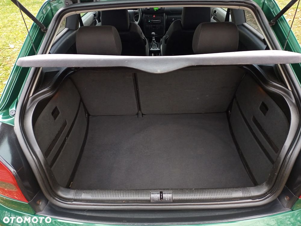 Audi A3 3-drzwiowe 1.6 Ambiente - 16