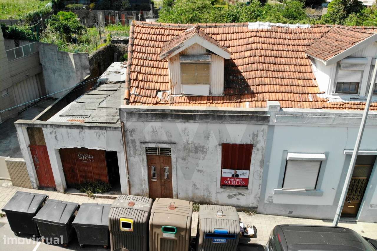 Moradia T2 com garagem e terraço em S. Roque  para remodelar - Grande imagem: 5/24