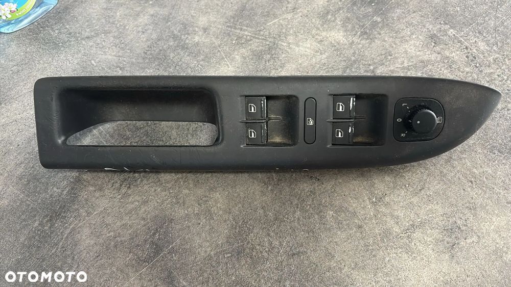 przełącznik panel sterowania szyb VW Golf V 5  Plus   (145/8) - 1