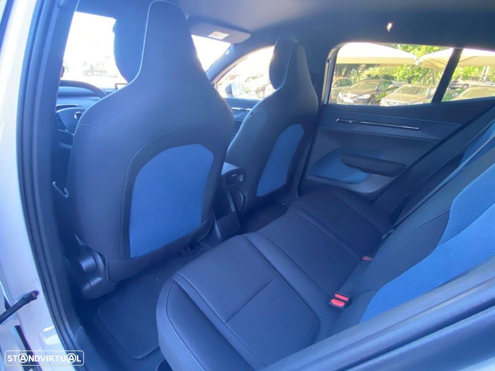 Volvo EX30 51 kWh Single Motor Plus - 12