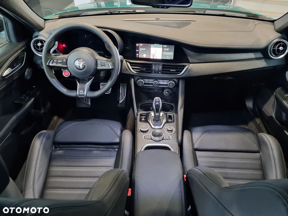 Alfa Romeo Giulia 2.9 V6 Bi-Turbo AT8 Quadrifoglio - 8