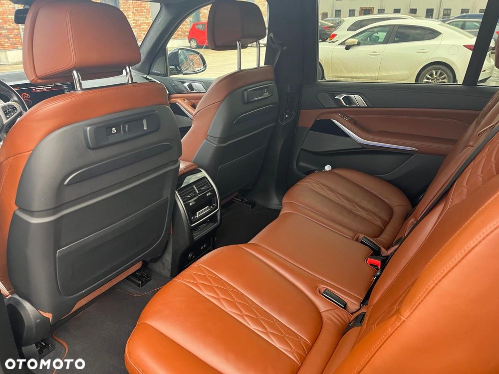 BMW X7 - 11