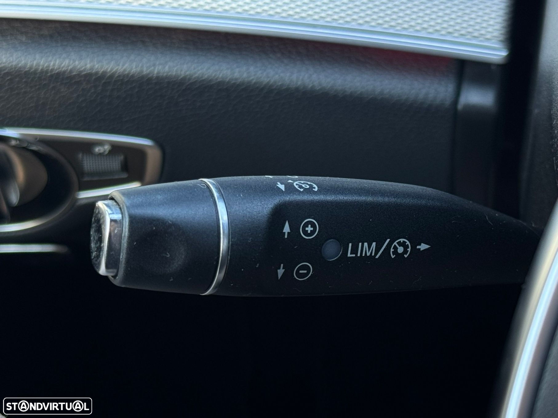 Mercedes-Benz E 220 d AMG Line - 34