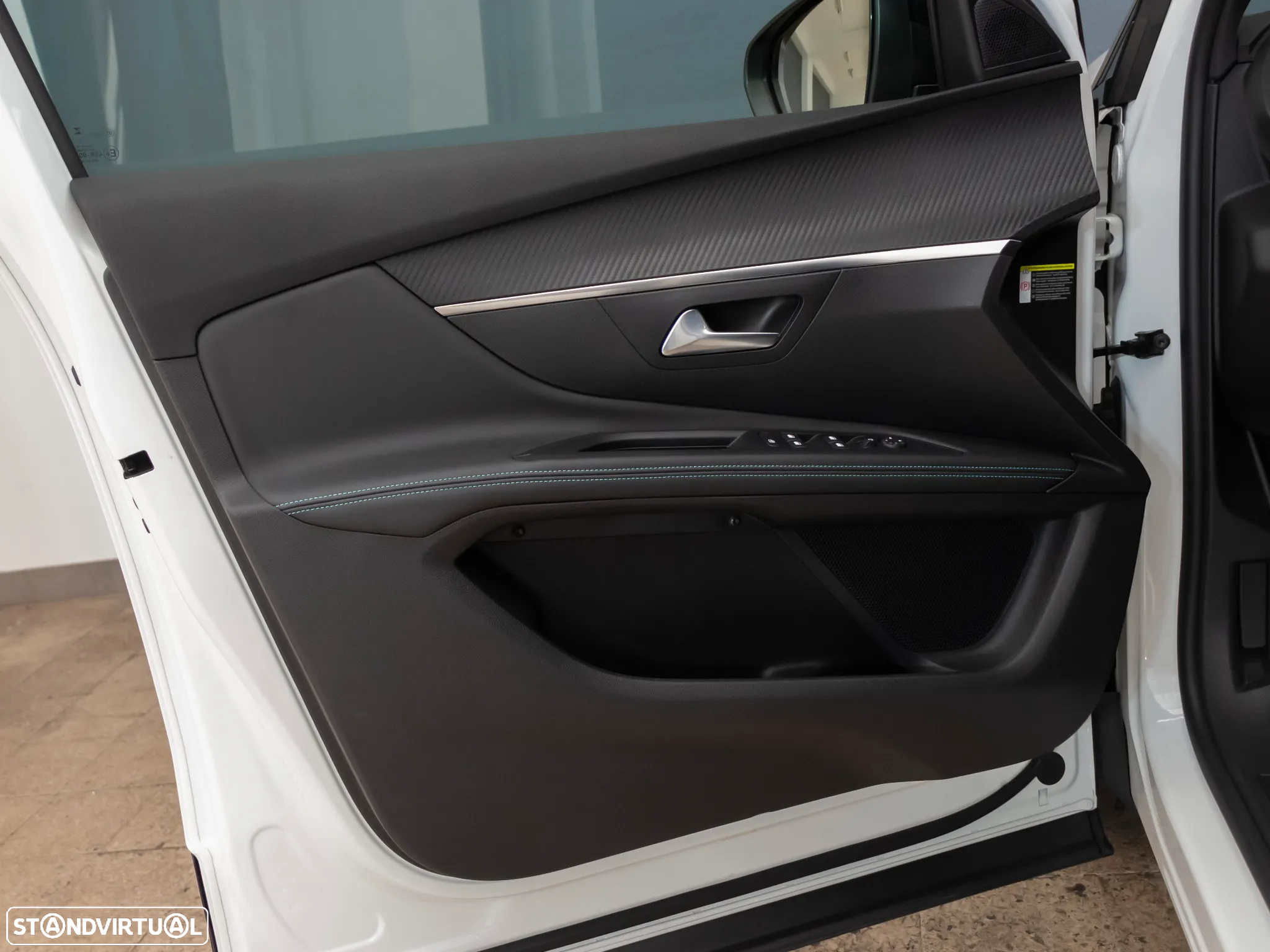Peugeot 5008 1.2 PureTech Allure EAT8 - 16