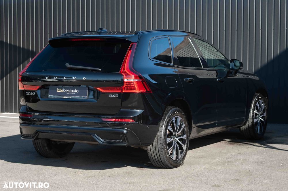 Volvo XC 60 B4 D AWD Plus Dark - 8