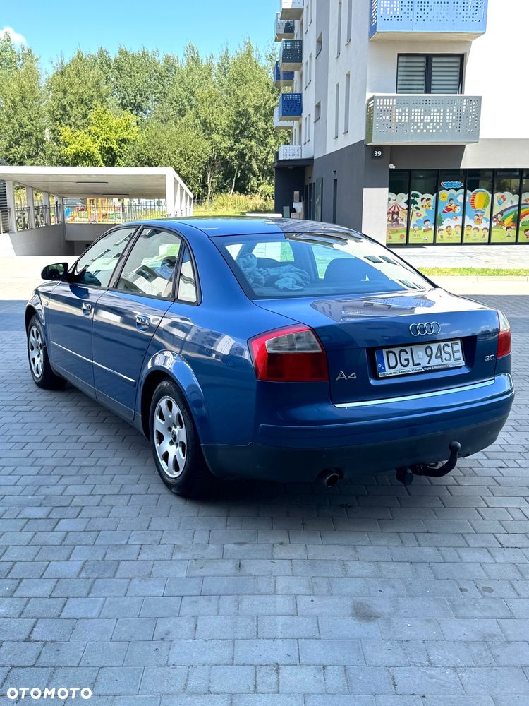 Audi A4 Limousine - 4