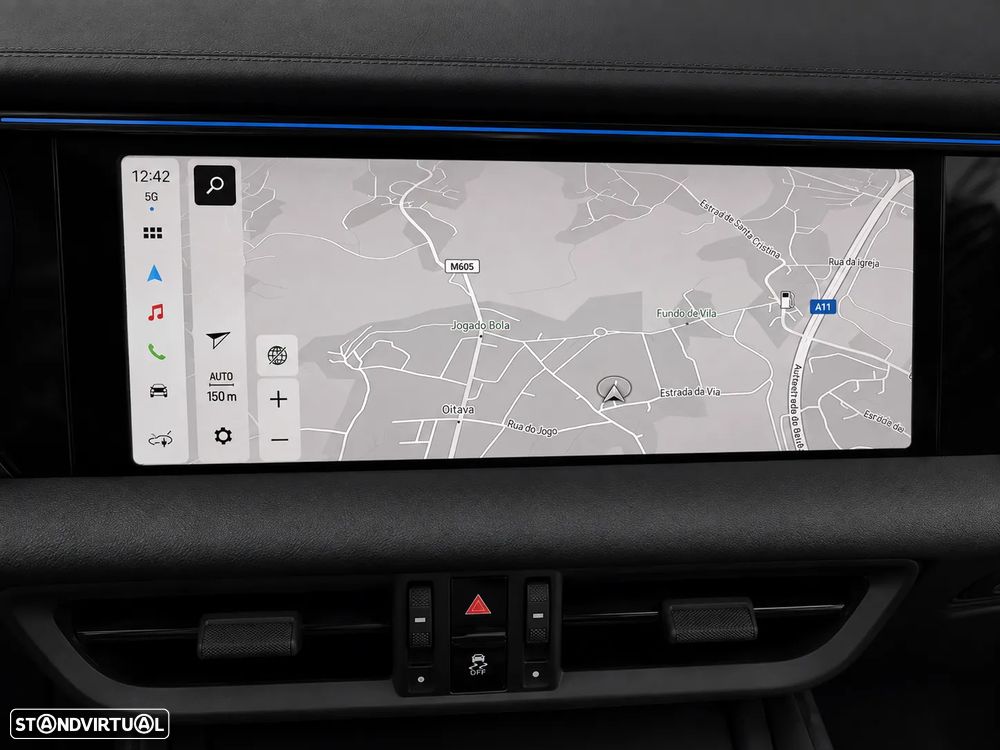 Porsche Macan Electric - 25