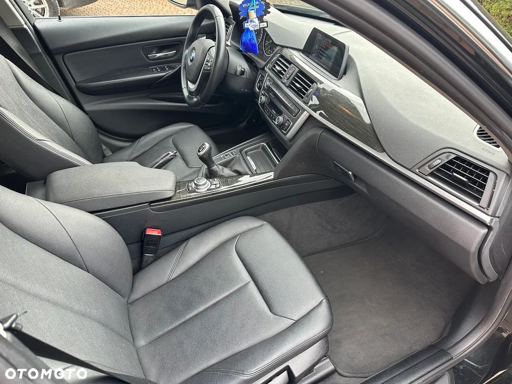 BMW Seria 3 320d Efficient Dynamic Edition Blue Performance Luxury Line - 14