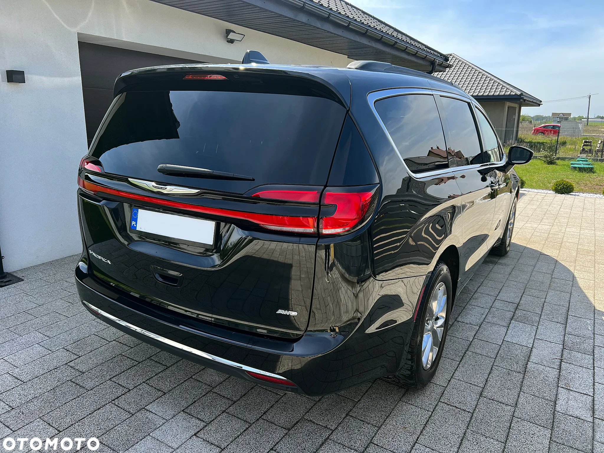 Chrysler Pacifica - 8